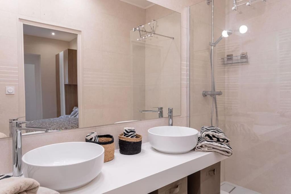 Apartment Luxury With Large Terrace On Famous Rue D'antibes! - Pasteur By Halldis Cannes